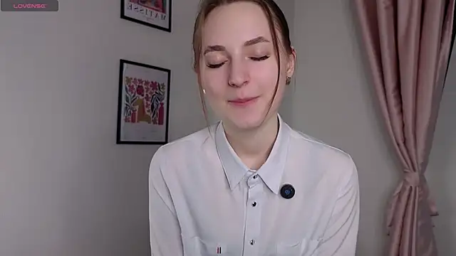 Snapshot of LeishaChamblee chatting on June 22, 1:22 am LeishaChamblee online show from June 22, 1:22 am