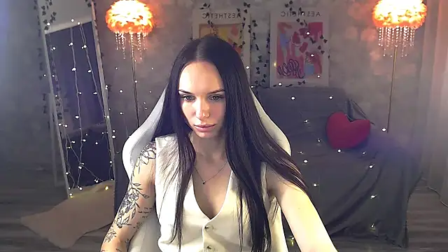 NicoleMerz online show from June 12, 3:43 pm