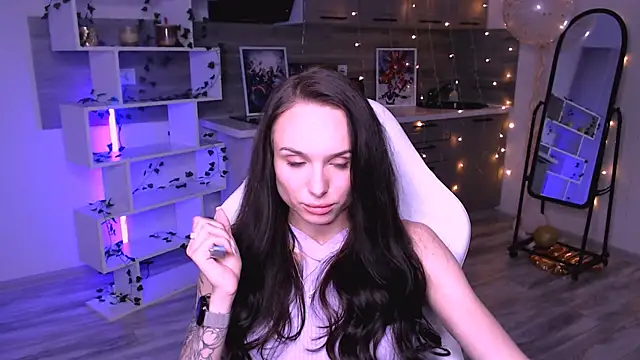NicoleMerz online show from May 30, 7:41 pm