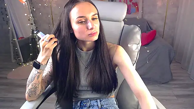 NicoleMerz online show from June 3, 2:29 pm
