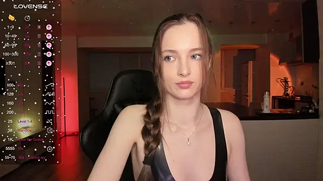 irisskiss online show from June 14, 7:37 pm