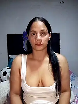 Snapshot of Cielo_777_ chatting on June 14, 3:02 pm Cielo 777 online show from June 14, 3:02 pm