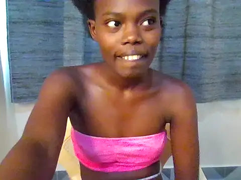 Snapshot of Sweet_quincy chatting on June 30, 2:06 pm Sweet quincy online show from June 30, 2:06 pm