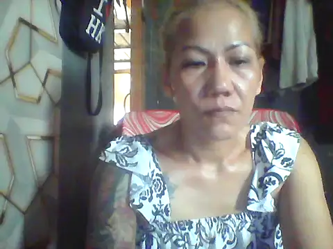 Snapshot of pinayheartaker chatting on July 10, 12:43 am pinayheartaker online show from July 10, 12:43 am