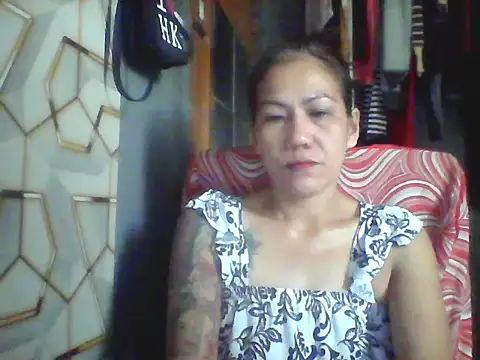 Snapshot of pinayheartaker chatting on June 6, 1:11 am pinayheartaker online show from June 6, 1:11 am