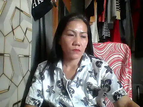 Snapshot of pinayheartaker chatting on May 28, 5:48 am pinayheartaker online show from May 28, 5:48 am