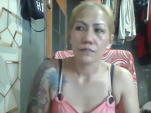 Snapshot of pinayheartaker chatting on July 6, 4:19 am pinayheartaker online show from July 6, 4:19 am