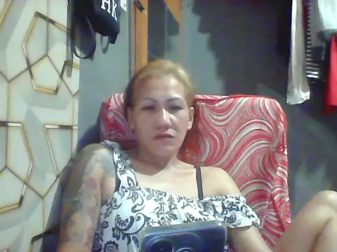 Snapshot of pinayheartaker chatting on June 23, 2:37 pm pinayheartaker online show from June 23, 2:37 pm