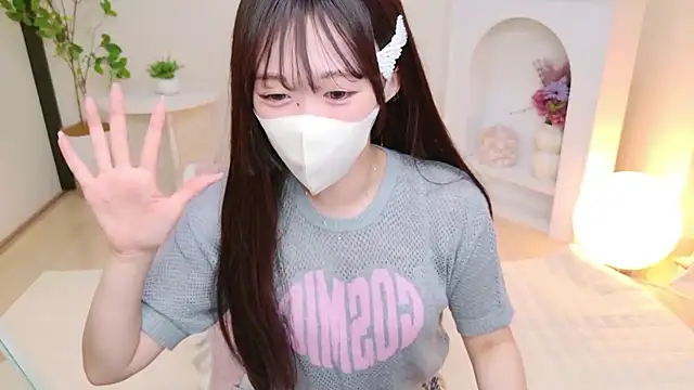 Snapshot of YURInya_ chatting on July 16, 12:35 pm YURInya online show from July 16, 12:35 pm