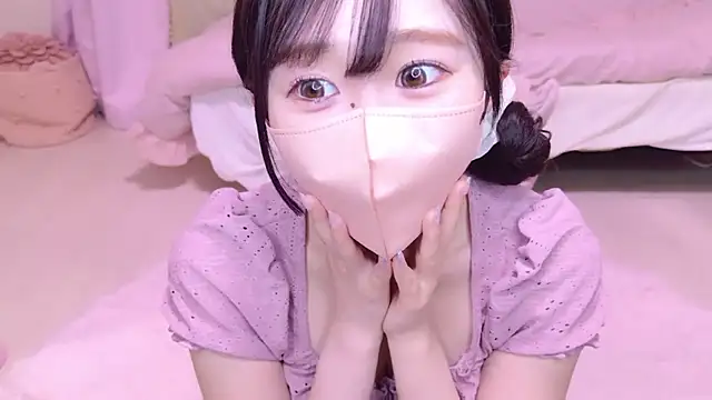 Snapshot of YURInya_ chatting on June 17, 12:26 pm YURInya online show from June 17, 12:26 pm