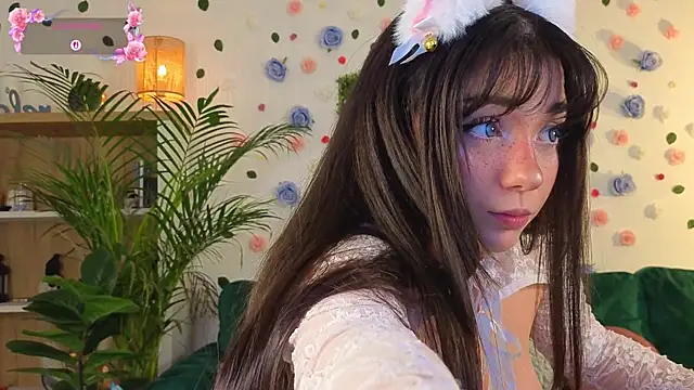 justmeavery online show from June 26, 3:34 am