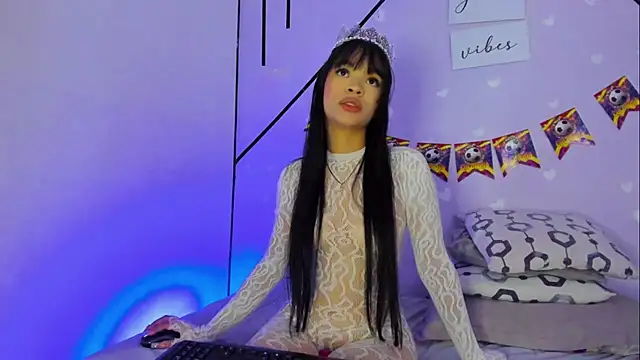 AmaiaHarpper online show from July 9, 1:10 pm