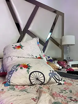 Snapshot of RacheellGrayX chatting on June 21, 10:43 am RacheellGrayX online show from June 21, 10:43 am
