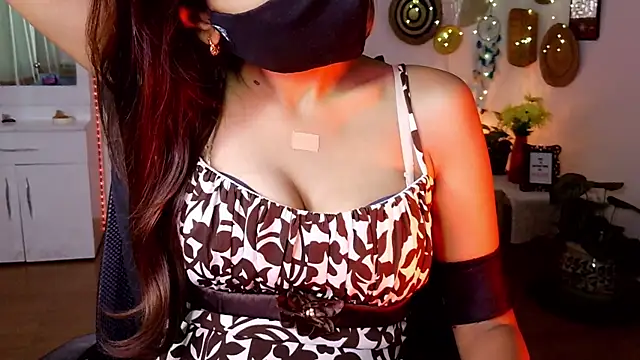 Yalinahotty online show from May 29, 1:11 am