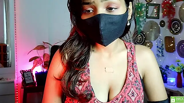 Snapshot of Yalinahotty chatting on June 24, 4:11 am Yalinahotty online show from June 24, 4:11 am