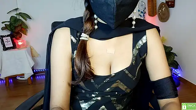 Snapshot of Yalinahotty chatting on July 5, 4:19 am Yalinahotty online show from July 5, 4:19 am