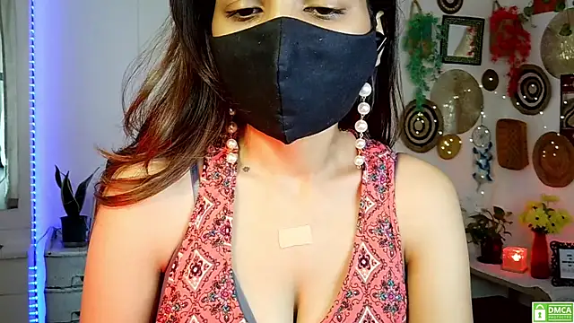 Snapshot of Yalinahotty chatting on June 13, 4:21 am Yalinahotty online show from June 13, 4:21 am