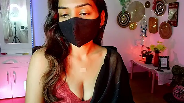 Yalinahotty online show from June 2, 2:22 am