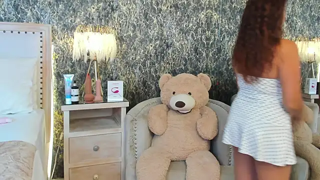 JazmiiMilf online show from June 24, 12:59 pm