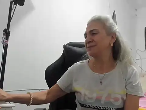 Snapshot of Giorgia_xue55 chatting on July 20, 4:42 am Giorgia xue55 online show from July 20, 4:42 am