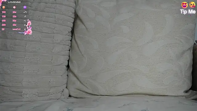 Snapshot of Sweetpussyhot_ chatting on July 15, 9:16 am Sweetpussyhot online show from July 15, 9:16 am