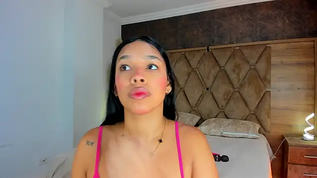 Snapshot of ThaliaHall_1 chatting on June 6, 11:15 am ThaliaHall 1 online show from June 6, 11:15 am