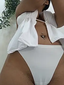 Snapshot of ThaliaHall_1 chatting on July 6, 10:55 am ThaliaHall 1 online show from July 6, 10:55 am