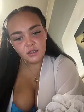Snapshot of MaddisonWhitex chatting on June 14, 8:21 pm MaddisonWhitex online show from June 14, 8:21 pm