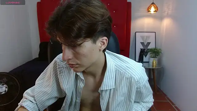 Snapshot of Marcoviolet chatting on June 1, 7:57 pm Marcoviolet online show from June 1, 7:57 pm