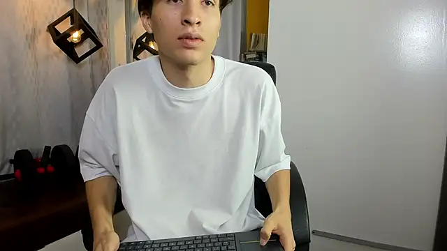 Snapshot of Marcoviolet chatting on June 27, 7:58 am Marcoviolet online show from June 27, 7:58 am