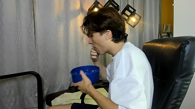 Snapshot of Marcoviolet chatting on June 26, 7:52 pm Marcoviolet online show from June 26, 7:52 pm