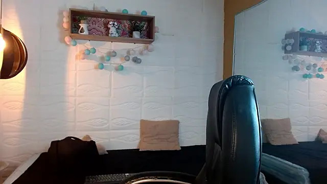 Snapshot of Marcoviolet chatting on June 13, 7:23 pm Marcoviolet online show from June 13, 7:23 pm
