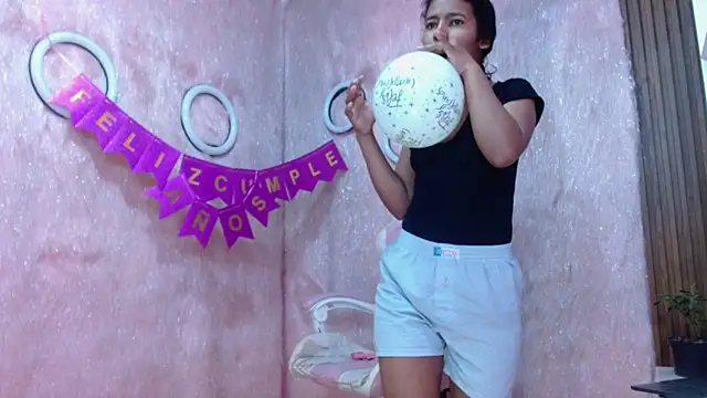  QueenMarilyn online show from July 11, 6:08 pm