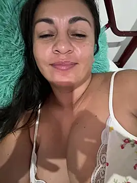 Snapshot of kloee_kann chatting on June 14, 1:56 pm kloee kann online show from June 14, 1:56 pm