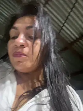 Snapshot of kloee_kann chatting on June 14, 1:24 am kloee kann online show from June 14, 1:24 am