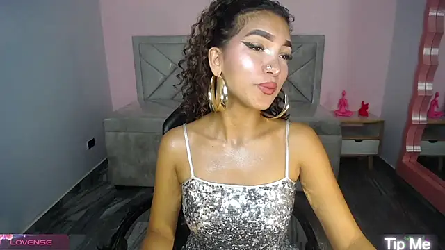 Snapshot of CamilaVixen_ch chatting on June 19, 8:25 pm CamilaVixen ch online show from June 19, 8:25 pm
