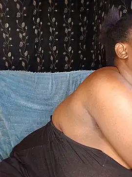 Snapshot of afrobabe18 chatting on June 12, 9:18 am afrobabe18 online show from June 12, 9:18 am
