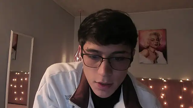 Snapshot of ryan_valentino chatting on July 3, 1:28 pm ryan valentino online show from July 3, 1:28 pm