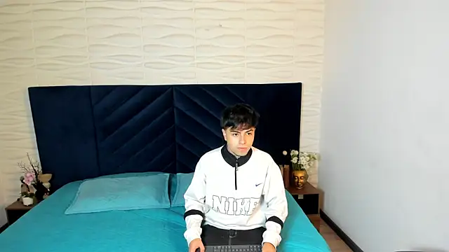 FedeViale online show from July 11, 4:02 am