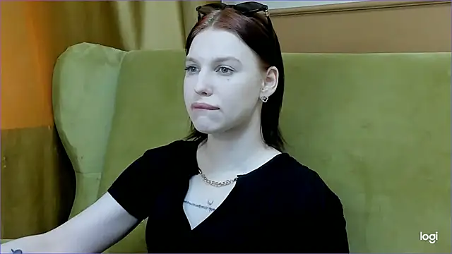 Snapshot of Nora_Finch chatting on June 10, 10:05 am Nora Finch online show from June 10, 10:05 am