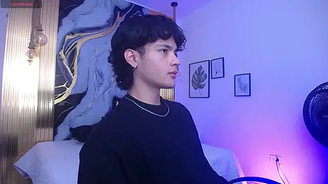 OliverMorgan66 online show from June 17, 7:13 pm