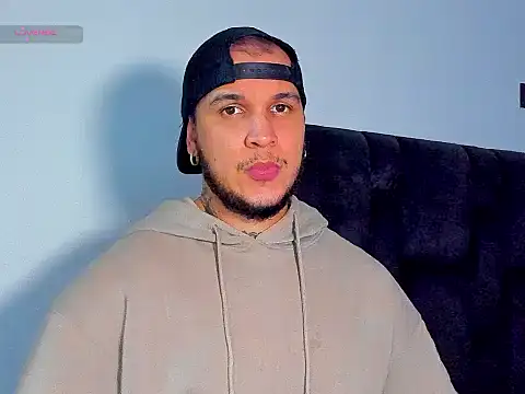 Snapshot of jacob_lautnerr chatting on June 12, 1:47 am jacob lautnerr online show from June 12, 1:47 am