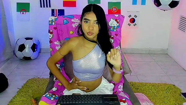 Snapshot of lulu_petite chatting on July 11, 6:30 pm lulu petite online show from July 11, 6:30 pm