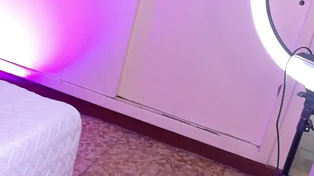ElectraScott online show from June 11, 4:48 pm