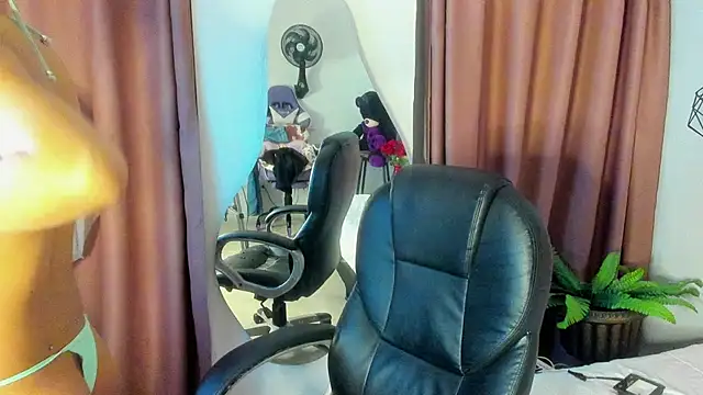 Snapshot of miafox__ chatting on July 2, 3:18 am miafox online show from July 2, 3:18 am