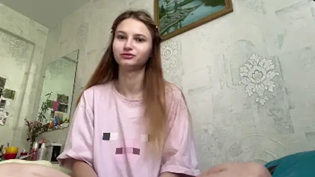 Snapshot of HeIen_cute chatting on July 15, 7:48 am HeIen cute online show from July 15, 7:48 am