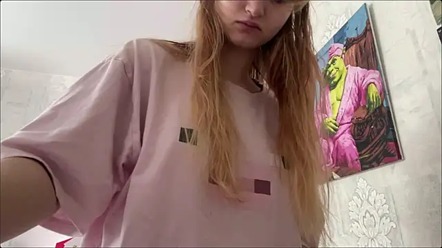 Snapshot of HeIen_cute chatting on July 12, 4:46 am HeIen cute online show from July 12, 4:46 am