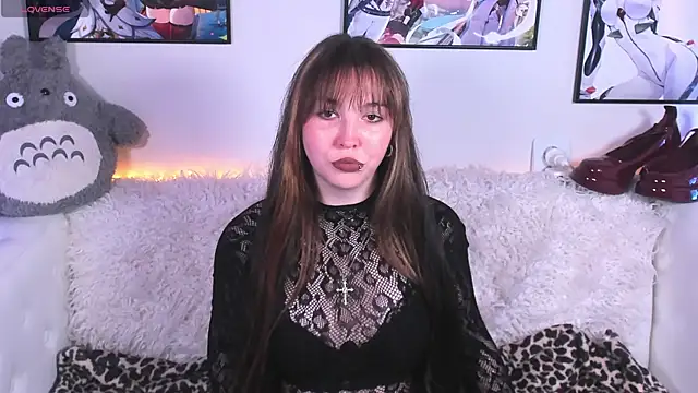 Hyuna Flowers online show from June 2, 8:03 am