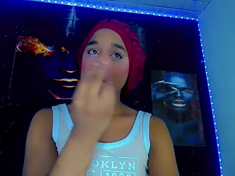 SaramyBigcock online show from June 28, 4:52 am
