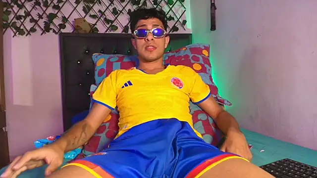 Snapshot of maximiliano_jamm chatting on June 26, 12:33 pm maximiliano jamm online show from June 26, 12:33 pm